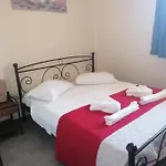 מלון דירות Ionion Fos ניקיאנה