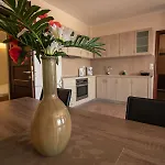 מלון דירות Ionion Fos 4*